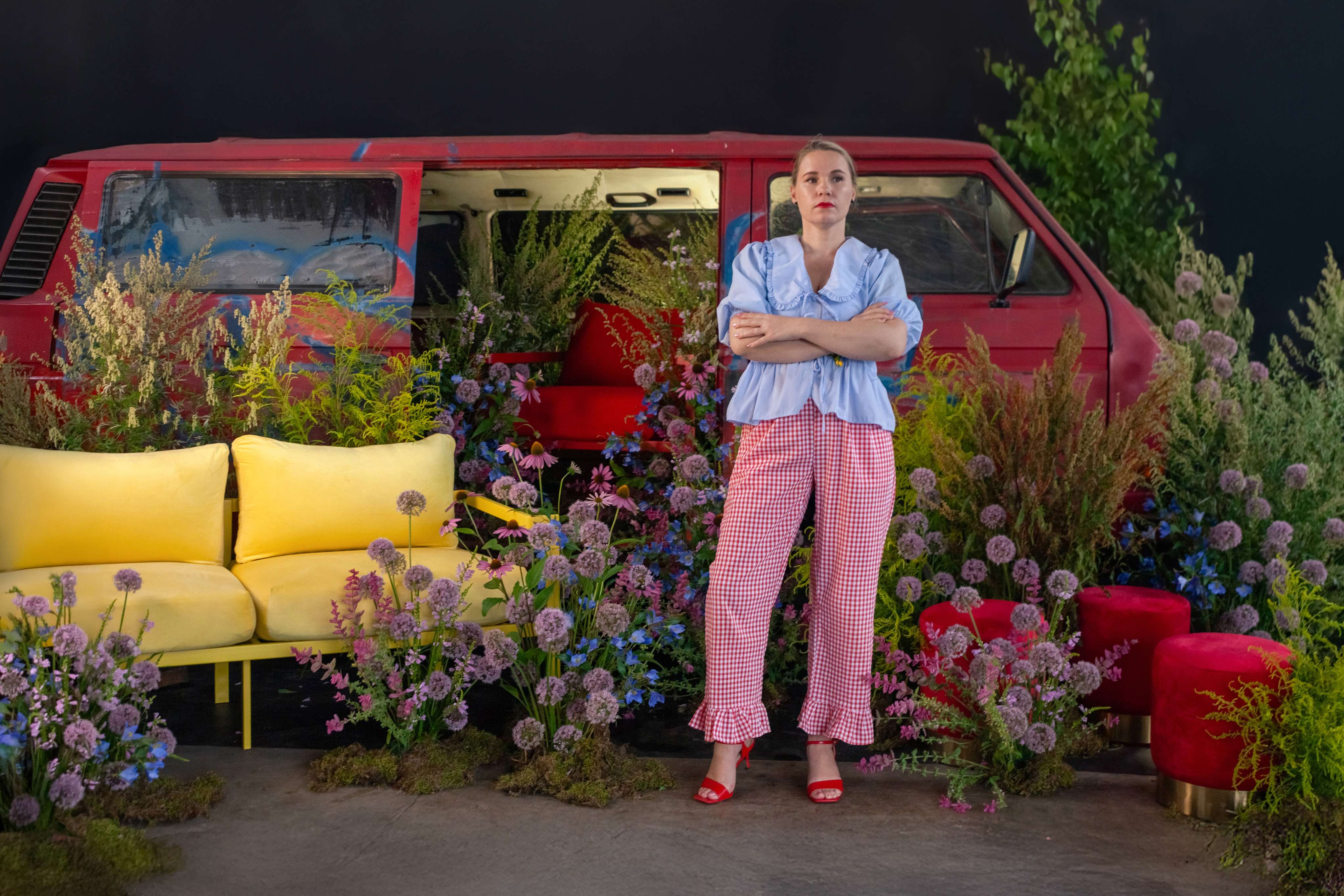 Пуф Цилиндр Золотой обод, Малиново-красный